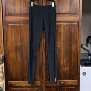 Black Woman’s Reebok XS workout leggings